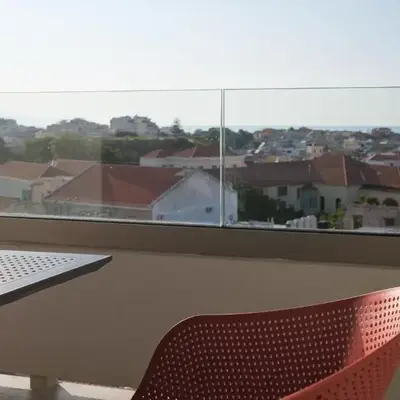 Sky-High Central Penthouse w. Stunning Views - 03