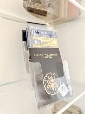 a shelf with a box with a sign that says americanan corn farmers at Mountain Bliss Guesthouse 2 next to Sougia in Agrilés