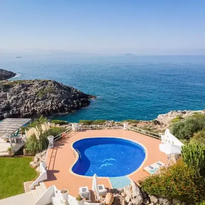 Seafront Villa Shore