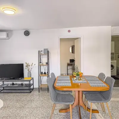 Comfy flat with large terrace