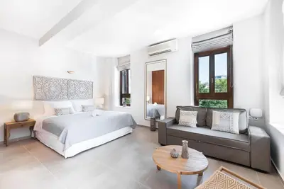 Gallery image of Amazing apartment with private outdoor jacuzzi!! in Chania Town