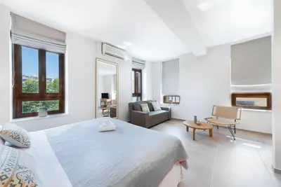 Gallery image of Amazing apartment with private outdoor jacuzzi!! in Chania Town