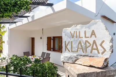 a sign that reads villa kazapa in front of a house at Klapas by PosarelliVillas in Chania Town