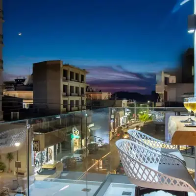 Melina's - Urban Luxury 2-Bath Apt with 2 Balconies - Heart of Chania