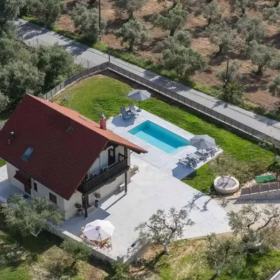 Olive Garden Villa 5 min from Golden Beach
