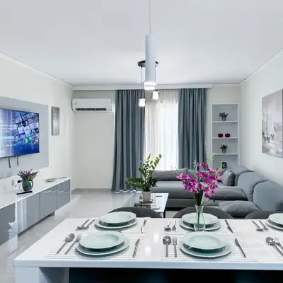 All Seasons Luxury Apartment