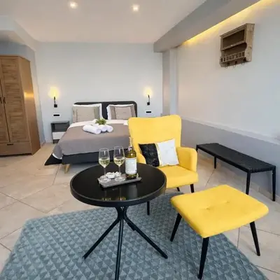 Endless blue suites 4