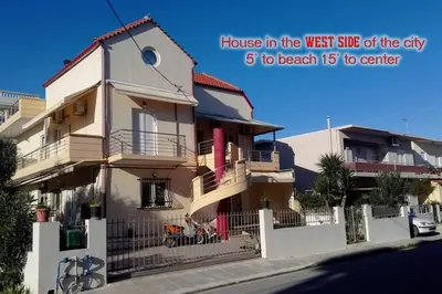 a house in the west side of the city to beach to center at COSY NEW APARTMENT- 5' to the beach, 15' to center in Chania Town