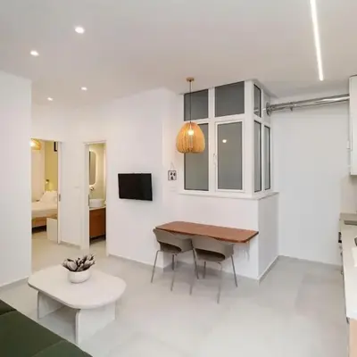 Alma & Nina Apt