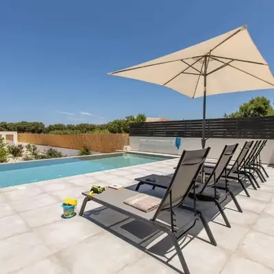 Menta Villa by Vintage Travel
