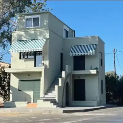 Green door