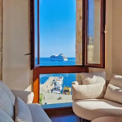 Pallazzo Dei Miracoli - Luxe 3BR apt Sea & Old Port Terrace View