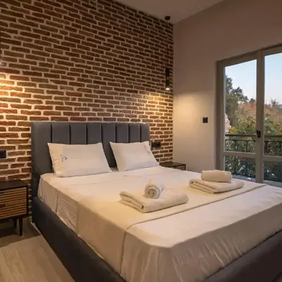 Edward Luxury Suites