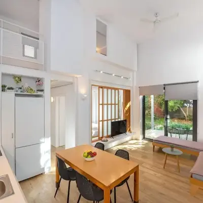Central cozy garden flat