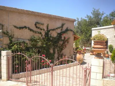 Gallery image of Marias Alikambos in Alikampos