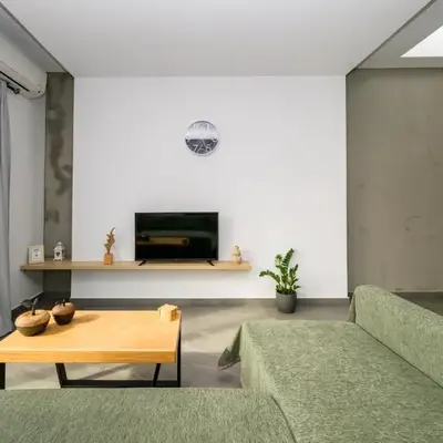 Modern Spacious Apartment