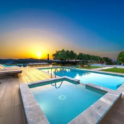 Mythic Olive villa - Heated Pool - Amazing view