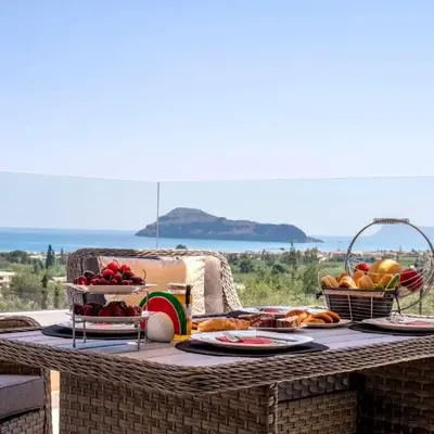 Liberty & Freedom Luxury Villa-heated pool