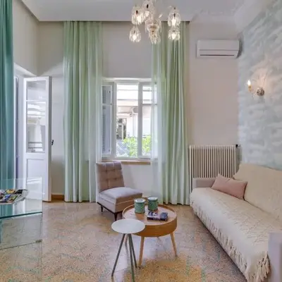 Samouil Apartment steps from the beach