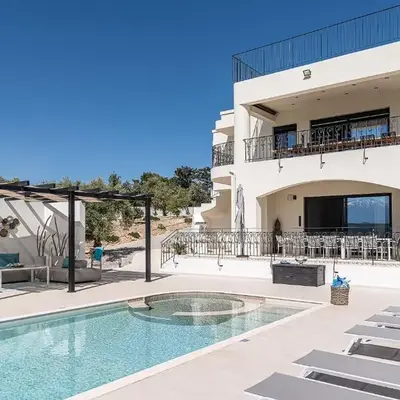 Luxury Apartment with private pool