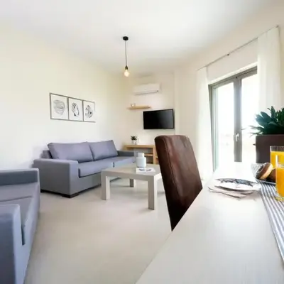 Alexandra Apartment