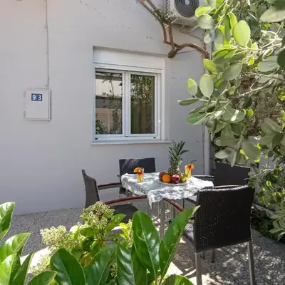 Veranda house