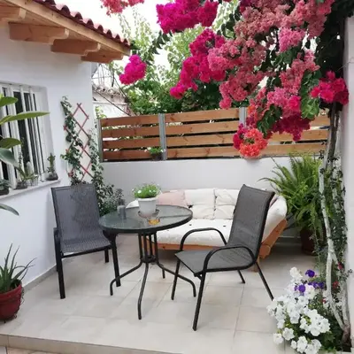Small Studio with Yard