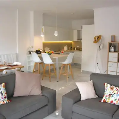 New Big Modern City Center Apartment