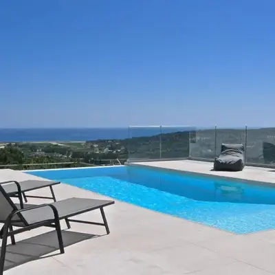 Modern villa with infinity pool close to the sea