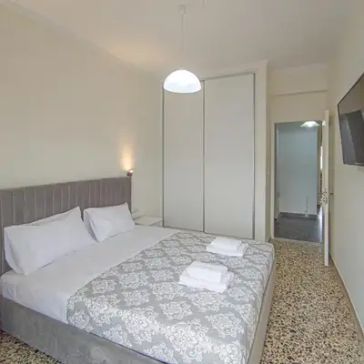 Fully renovated apartment close to the bus station and the city center!