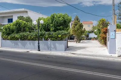 a street with a street light on the side of a road at ''Meraviglia casa'' Ariadne in Kato Daratso