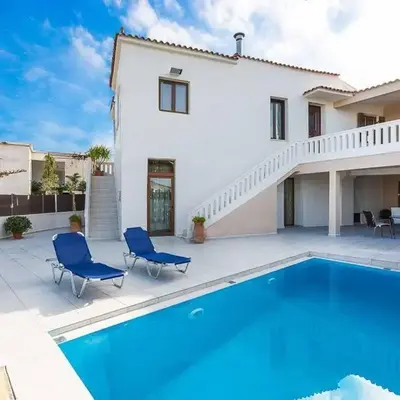 Lefteris Holiday Home