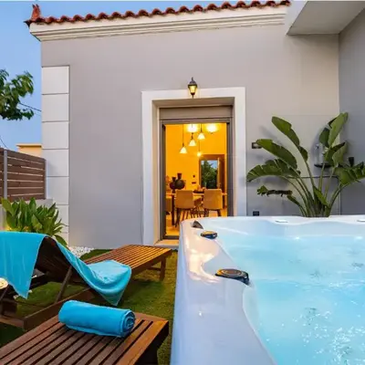 Casa Dionysia - New Lux 2Br with Jacuzzi near Maleme Beach