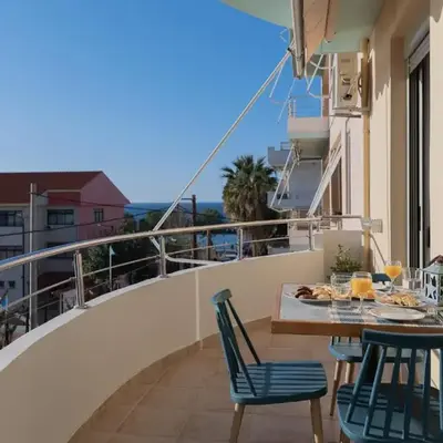 Dejaview cozy apartment by 8essentially