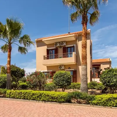 Gold Crest Home in Drapanias beach